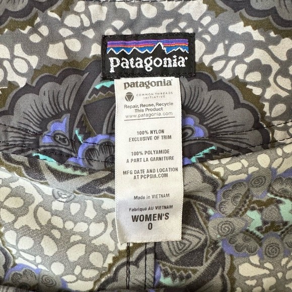 PATAGONIA Womens Wavefarer Board Shorts in Gray Floral - Picture 7 of 9